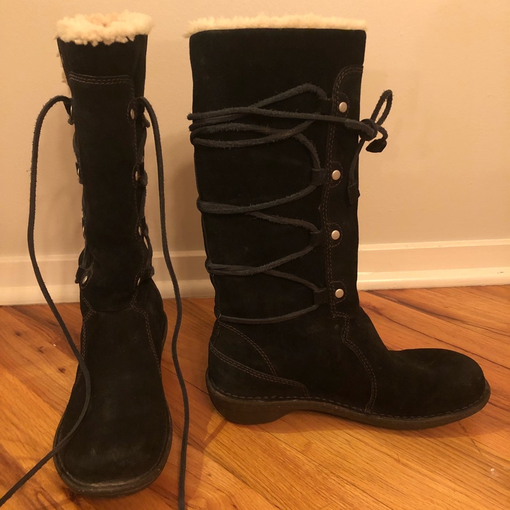 🖤 UGG Surfcat Black Suede Lace Boots - size 8
